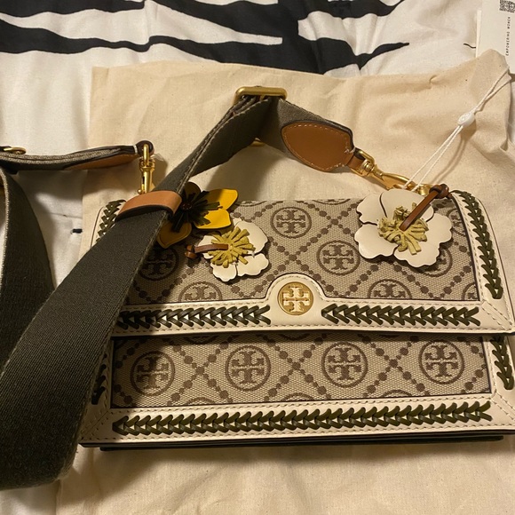 Tory Burch  ! NWT limited edition.monogrammed flower bag. Authenticated! - Picture 15 of 16